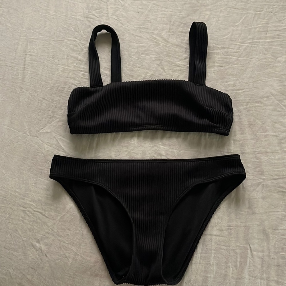Hollister bikini (top and bottom included) teen size small